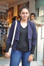 Huma Qureshi snapped in Mumbai on 6th Dec 2012 (6).JPG